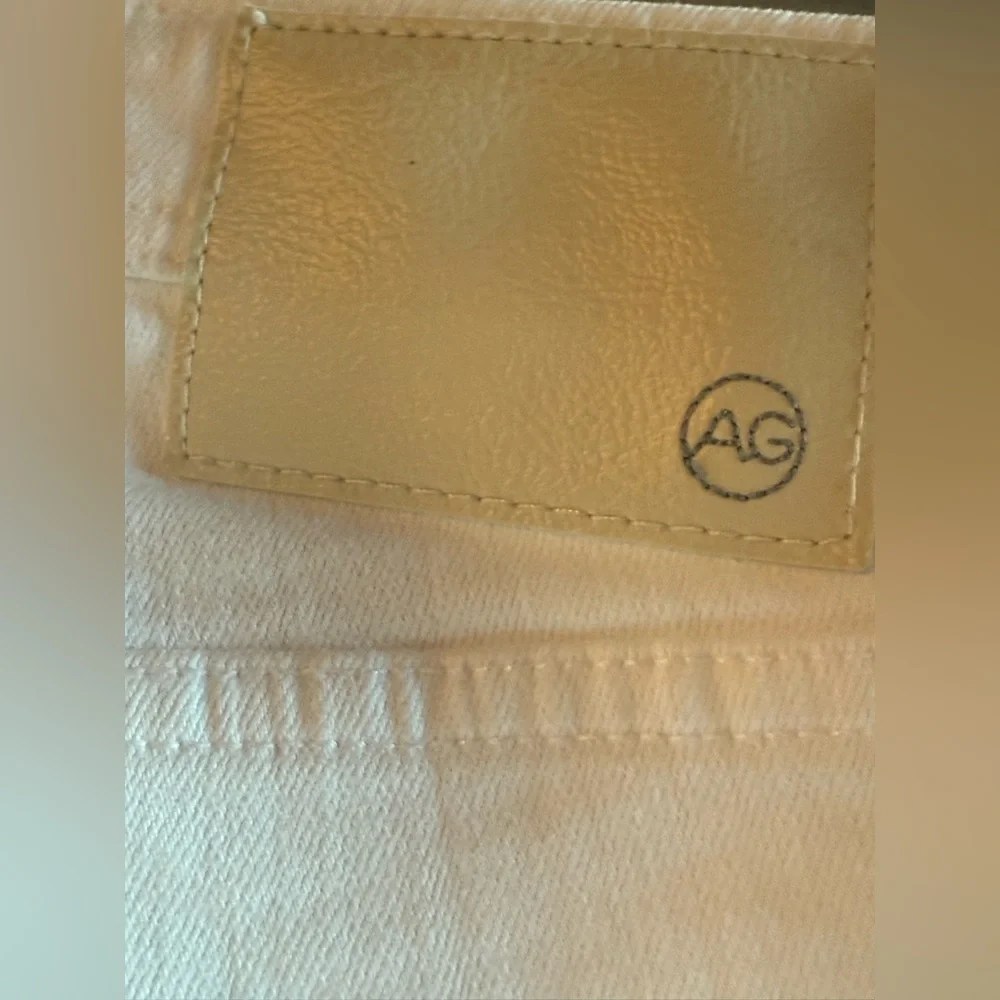AG Adriano Goldschmied. White Tellis Modern Slim. Size 36. Short.